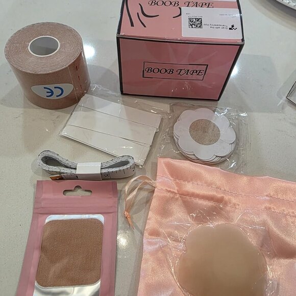 Boob Tape Kit for Large Breast Lift, 2 Pcs Nipple Covers & Breathable Body - Picture 4 of 9